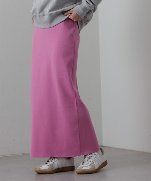 COLONY 2139（コロニートゥーワンスリーナイン）の「-3kg見え！エステルヤーンペンシルスカート（スカート・レディース・ブラック/オレンジ/モカ/カーキ/ネイビー/グレイッシュベージュ/ベージュ/ダークグリーン/レッド/グレー/ブラウン/ライム/ピンク/オフホワイト/チャコールグレー/ブルー/パープル/ライトグレー/ダークブラウン/サックスブルー/ブラウン系その他・MEDIUM/LARGE/SHORT/X-SMALL）」の19枚目の写真