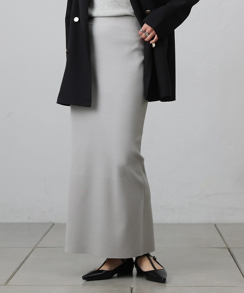 COLONY 2139（コロニートゥーワンスリーナイン）の「-3kg見え！エステルヤーンペンシルスカート（スカート・レディース・ブラック/オレンジ/モカ/カーキ/ネイビー/グレイッシュベージュ/ベージュ/ダークグリーン/レッド/グレー/ブラウン/ライム/ピンク/オフホワイト/チャコールグレー/ブルー/パープル/ライトグレー/ダークブラウン/サックスブルー/ブラウン系その他・MEDIUM/LARGE/SHORT/X-SMALL）」の4枚目の写真