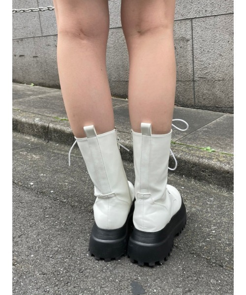 ENVYM(アンビー)の「ボリュームソールレースUP BOOTS(ブーツ・レディース・ホワイト/ブラック・22.5/23.5/24.5)」の13枚目の写真