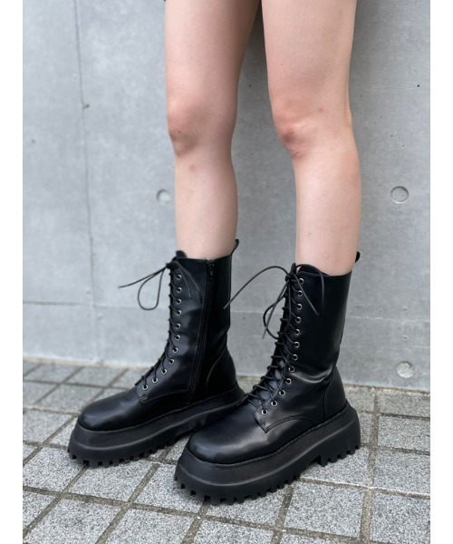 ENVYM(アンビー)の「ボリュームソールレースUP BOOTS(ブーツ・レディース・ホワイト/ブラック・22.5/23.5/24.5)」の9枚目の写真