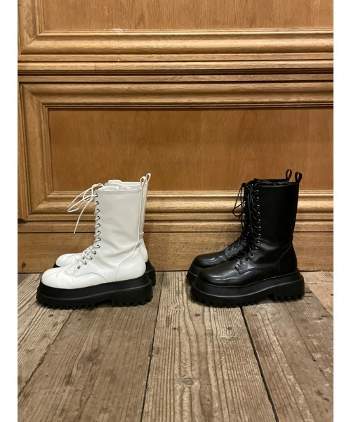 ENVYM(アンビー)の「ボリュームソールレースUP BOOTS(ブーツ・レディース・ホワイト/ブラック・22.5/23.5/24.5)」の6枚目の写真