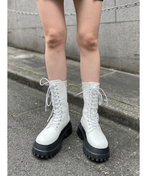 ENVYM(アンビー)の「ボリュームソールレースUP BOOTS(ブーツ・レディース・ホワイト/ブラック・22.5/23.5/24.5)」の10枚目の写真