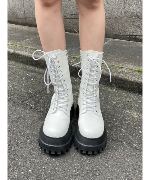 ENVYM(アンビー)の「ボリュームソールレースUP BOOTS(ブーツ・レディース・ホワイト/ブラック・22.5/23.5/24.5)」の19枚目の写真