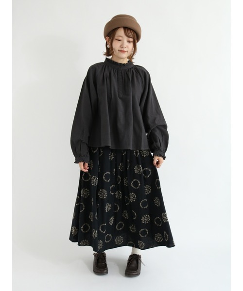 Samansa Mos2（サマンサ モスモス）の「スタンドフリルブラウス（シャツ/ブラウス・レディース・サックスブルー/モカ/チャコール/キナリ・ﾌﾘ-）」の11枚目の写真