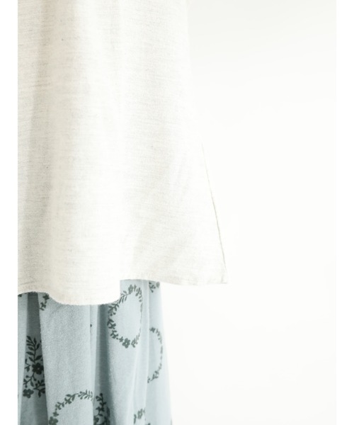 Samansa Mos2（サマンサ モスモス）の「スタンドフリルブラウス（シャツ/ブラウス・レディース・サックスブルー/モカ/チャコール/キナリ・ﾌﾘ-）」の6枚目の写真