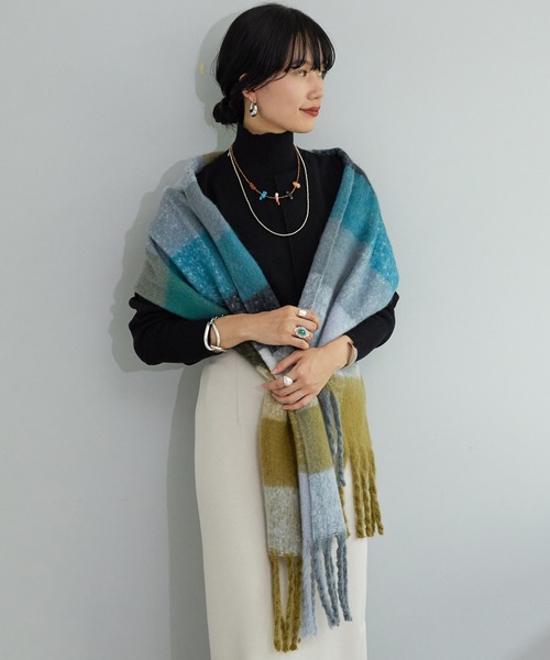 SHENERY（シーナリー）の「リサイクルポリブロックチェックストール（ストール/ショール・レディース・ベージュ/グリーン・FREE）」の19枚目の写真