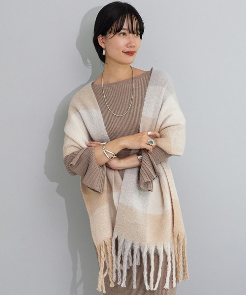 SHENERY（シーナリー）の「リサイクルポリブロックチェックストール（ストール/ショール・レディース・ベージュ/グリーン・FREE）」の6枚目の写真