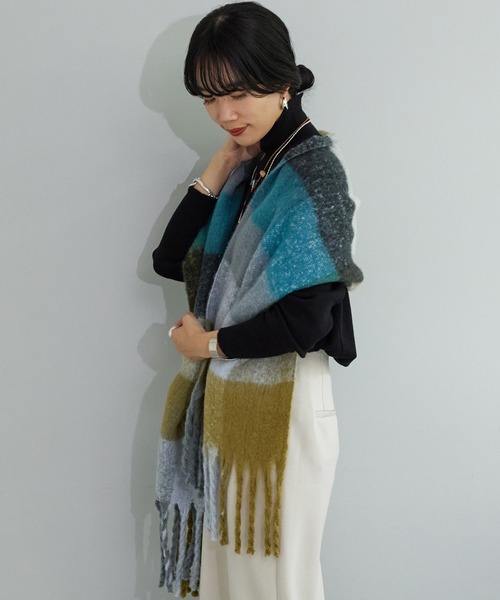 SHENERY（シーナリー）の「リサイクルポリブロックチェックストール（ストール/ショール・レディース・ベージュ/グリーン・FREE）」の21枚目の写真