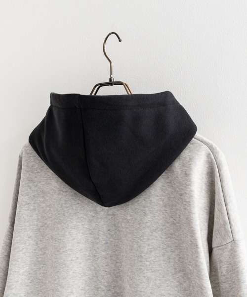 Rocky Monroe（ロッキーモンロー）の「オーバーサイズ 裏起毛カレッジロゴプリントプルオーバーパーカー（パーカー・メンズ・ブラック/ネイビー/グレー/グリーン/ブラック系/グレー系/グレー系1/グリーン系/ホワイト・M/L/XL）」の22枚目の写真