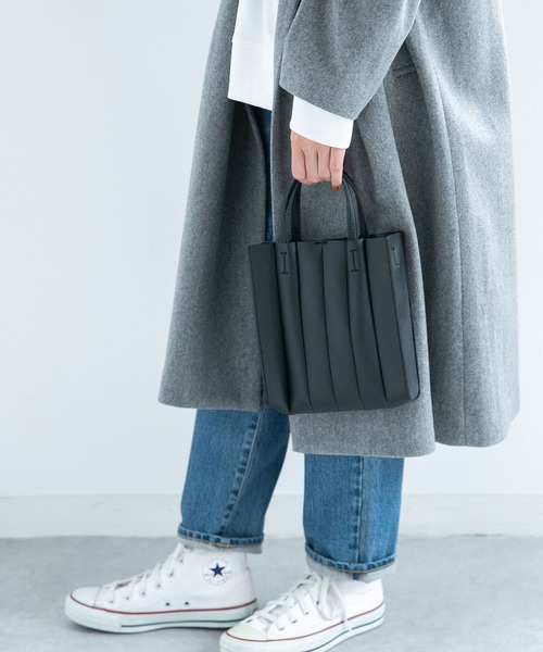 NANO universe（ナノユニバース）の「LB.04/プリーツミニトートバッグ（トートバッグ・レディース・ホワイト/ブラック/ベージュ・FREE）」の3枚目の写真