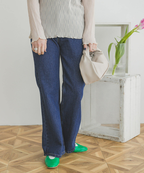 ITEMS URBANRESEARCH(アイテムズ アーバンリサーチ)の「セミフレアデニム(デニムパンツ・レディース・ライトブルー/ブルー・SMALL/MEDIUM)」の1枚目の写真