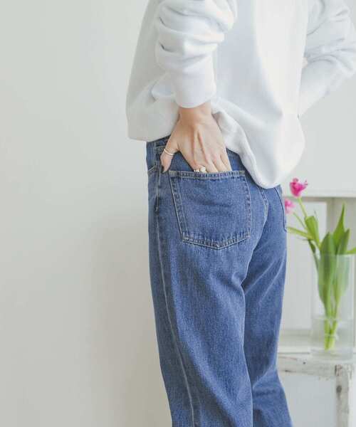 ITEMS URBANRESEARCH(アイテムズ アーバンリサーチ)の「セミフレアデニム(デニムパンツ・レディース・ライトブルー/ブルー・SMALL/MEDIUM)」の6枚目の写真