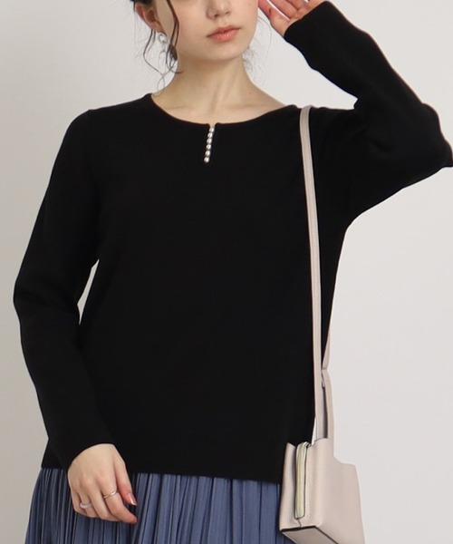DRESKIP（ドレスキップ）の「◆【洗える】パ－ル調ボタンで惹きつける ラウンドネックニット（ニット/セーター・レディース・ブラック/ナチュラル/ホワイト系5/ピンク系・02/03/04）」の3枚目の写真
