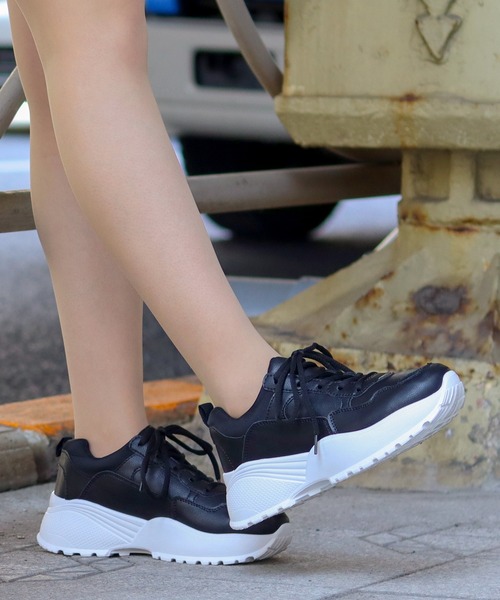 LOVEHUNTER（ラブハンター）の「軽量　厚底スニーカー《約5.5cmソール》（スニーカー・レディース・ブラック/ブラック×ブラック/ホワイト・42/43/41/40/M/L/44/SS/LL/S）」の6枚目の写真