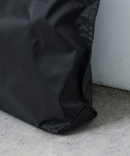 Omekashi（オメカシ）の「NYLONY ツーハンドルトート S（トートバッグ・レディース・ブラック・ONE SIZE）」の10枚目の写真