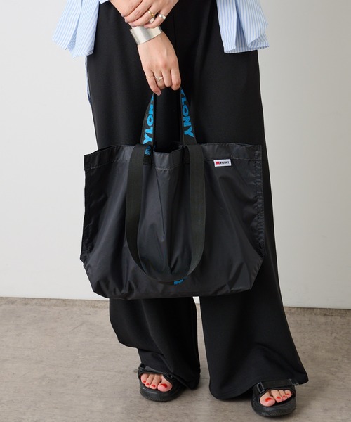 Omekashi（オメカシ）の「NYLONY ツーハンドルトート S（トートバッグ・レディース・ブラック・ONE SIZE）」の3枚目の写真