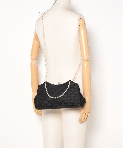Lace Ladies(レースレディース)の「パールハンドルがま口レースパーティーバッグ(クラッチバッグ・レディース・ベージュ/ブラック・FREE)」の4枚目の写真