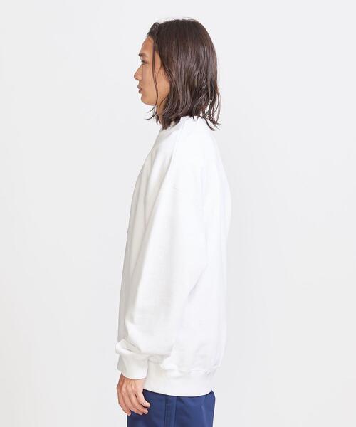 info. BEAUTY&YOUTH（インフォビューティアンドユース）の「【WEB限定】 ＜info. BEAUTY&YOUTH＞ エンブロ スウェット クルーネック -NIGHT ESCAPE-（スウェット・メンズ・ブラック/ホワイト・S/M/L/XL）」の6枚目の写真