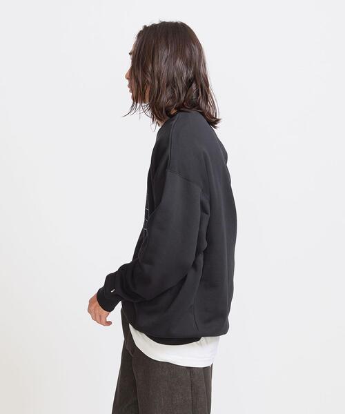 info. BEAUTY&YOUTH（インフォビューティアンドユース）の「【WEB限定】 ＜info. BEAUTY&YOUTH＞ エンブロ スウェット クルーネック -NIGHT ESCAPE-（スウェット・メンズ・ブラック/ホワイト・S/M/L/XL）」の13枚目の写真