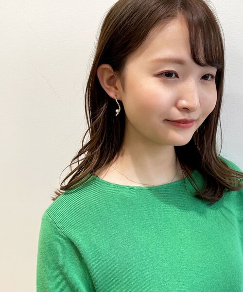 OPAQUE.CLIP(オペークドットクリップ)の「◆フェイクパール付ウェーブメタルピアス(ピアス(両耳用)・レディース・ゴールド系・00)」の6枚目の写真