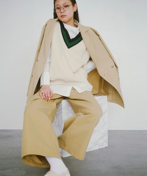 Green　Parks（グリーンパークス）の「KBF 光沢ワイドチノパンツ（チノパンツ・レディース・ベージュ・FREE）」の2枚目の写真