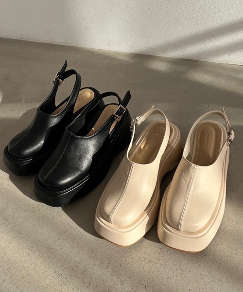 one after another NICE CLAUP（ワンアフターアナザーナイスクラップ）の「バックベルト付きサボサンダル（その他シューズ・レディース・アイボリー/ブラック・LARGE/MEDIUM/SMALL）」の3枚目の写真