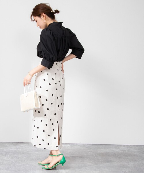 NOLLEY’S（ノーリーズ）の「スタンドフリルブラウス（シャツ/ブラウス・レディース・ブラック/ブルー系その他7/ホワイト/チャコールグレー/インディゴブルー・38）」の22枚目の写真