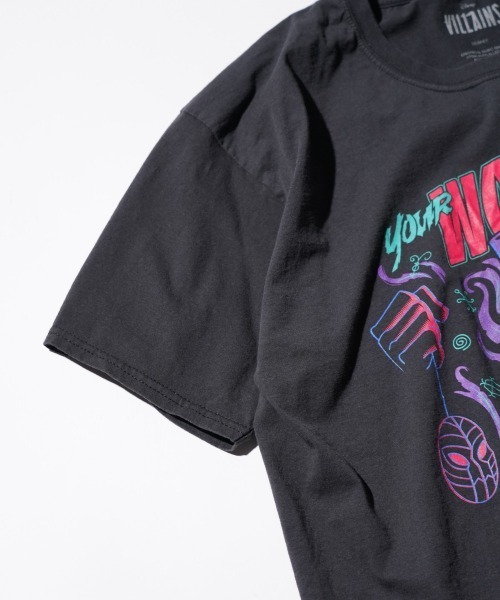 THRIFTY LOOK(スリフティールック)の「THRIFTY LOOK / スリフティールック THRIFTY "PRINCESS&FLOG" TEE プリンセスと魔法のキス アニメTシャツ(Tシャツ/カットソー・メンズ・ブラック・LARGE/X-LARGE/MEDIUM)」の4枚目の写真