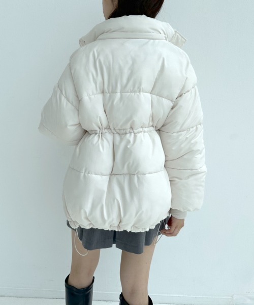 OLIVE des OLIVE（オリーブデオリーブ）の「ウエストドロスト中綿ブルゾン　1032070010（ダウンジャケット/コート・レディース・アイボリー/ブラック/ピンク・FREE）」の7枚目の写真