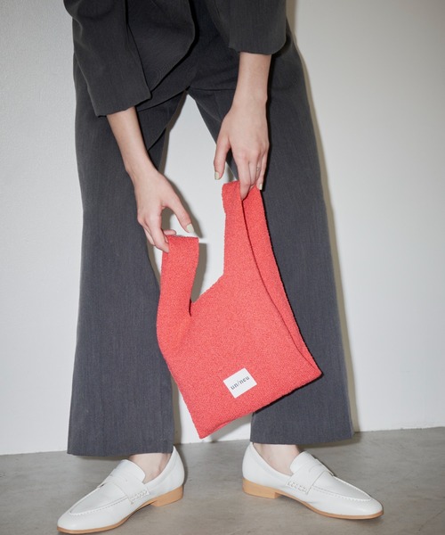 un/neu(アンノイ)の「ニットミニバッグ / アシンメトリーミニバッグ(ハンドバッグ・レディース・グリーン/レッド/グレー・FREE)」の19枚目の写真