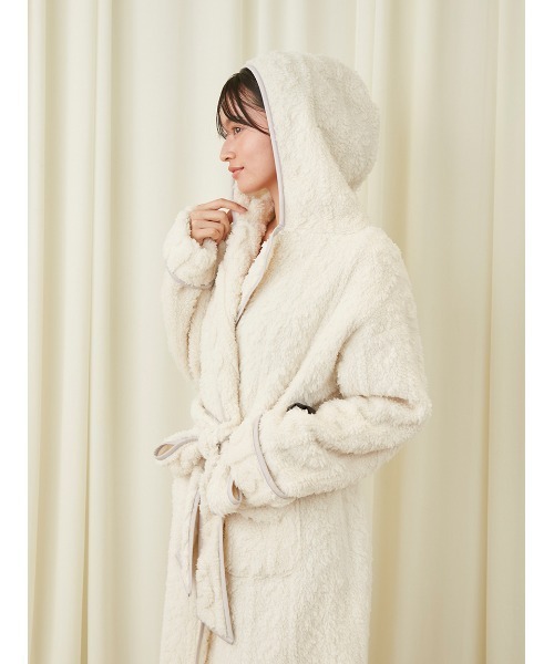 SNIDEL HOME（スナイデルホーム）の「フードロングフリースガウン