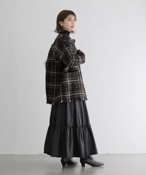 La TOTALITE(ラトータリテ)の「【John branigan/ジョンブラニガン】ツイードニットWジャケット(ノーカラージャケット・レディース・ネイビー/ブラック・FREE)」の5枚目の写真