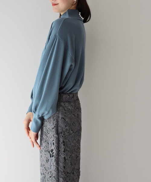 BLUEEAST（ブルーイースト）の「バックパールボリューム袖もちもちニット（ニット/セーター・レディース・ブラック/アイボリー/ブルー/グレー・MEDIUM）」の22枚目の写真