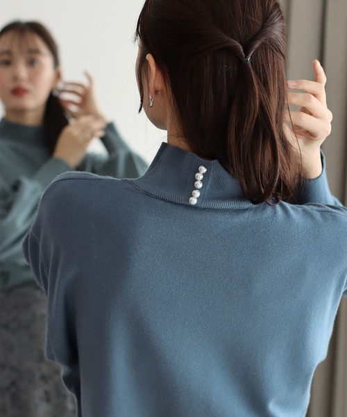 BLUEEAST（ブルーイースト）の「バックパールボリューム袖もちもちニット（ニット/セーター・レディース・ブラック/アイボリー/ブルー/グレー・MEDIUM）」の21枚目の写真