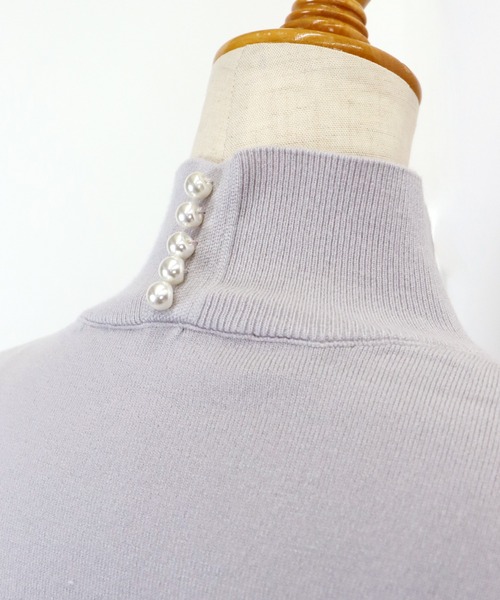 BLUEEAST（ブルーイースト）の「バックパールボリューム袖もちもちニット（ニット/セーター・レディース・ブラック/アイボリー/ブルー/グレー・MEDIUM）」の9枚目の写真