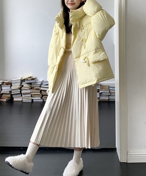 ENLIKE（エンリケ）の「ダッフルボタンスタンドネック中綿ジャケット（その他アウター・レディース・オフホワイト/イエロー/ブラック・FREE）」の22枚目の写真