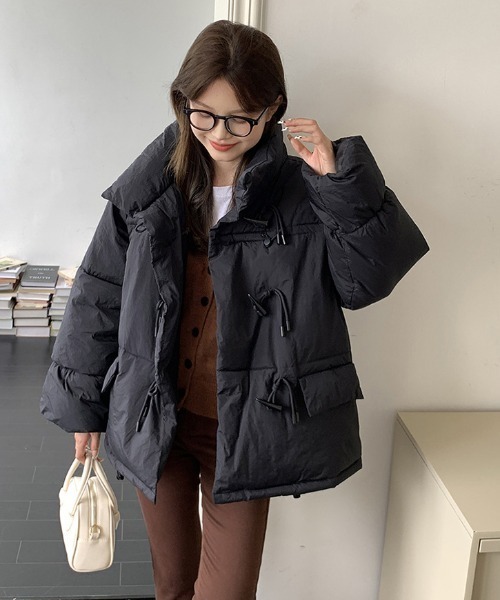 ENLIKE（エンリケ）の「ダッフルボタンスタンドネック中綿ジャケット（その他アウター・レディース・オフホワイト/イエロー/ブラック・FREE）」の14枚目の写真