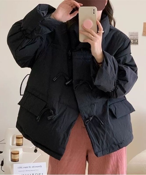 ENLIKE（エンリケ）の「ダッフルボタンスタンドネック中綿ジャケット（その他アウター・レディース・オフホワイト/イエロー/ブラック・FREE）」の20枚目の写真