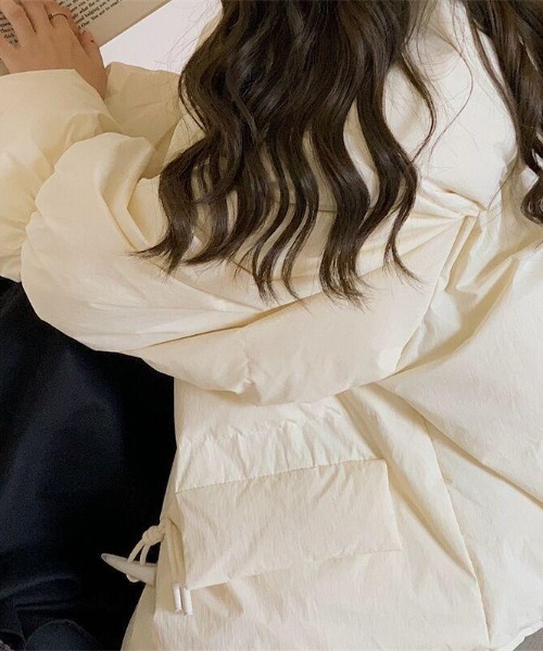 ENLIKE（エンリケ）の「ダッフルボタンスタンドネック中綿ジャケット（その他アウター・レディース・オフホワイト/イエロー/ブラック・FREE）」の12枚目の写真