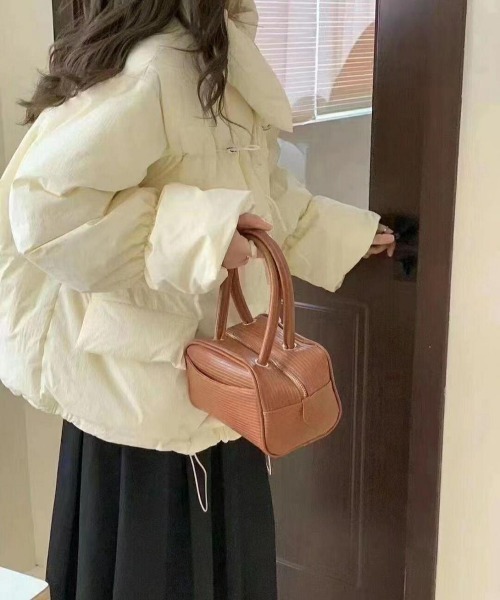 ENLIKE（エンリケ）の「ダッフルボタンスタンドネック中綿ジャケット（その他アウター・レディース・オフホワイト/イエロー/ブラック・FREE）」の11枚目の写真