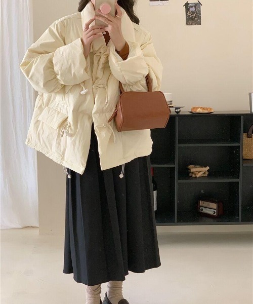 ENLIKE（エンリケ）の「ダッフルボタンスタンドネック中綿ジャケット（その他アウター・レディース・オフホワイト/イエロー/ブラック・FREE）」の9枚目の写真