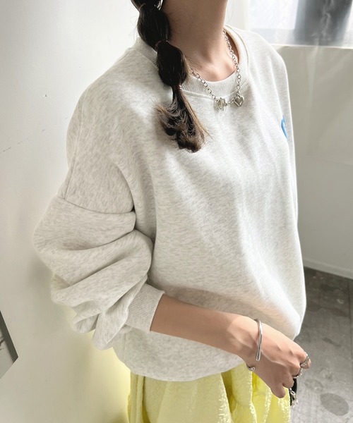 Futier land（フューティアランド）の「ハート発泡ロゴトレーナー（スウェット・レディース・ライトグレー/ネイビー・FREE）」の9枚目の写真