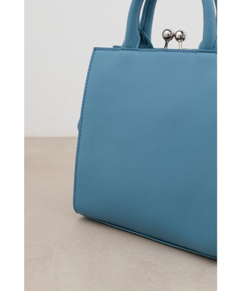 AZUL by moussy(アズールバイマウジー)の「メタルフレームバッグ(ショルダーバッグ・レディース・アイボリー/ブラック/ブルー/ホワイト系その他・FREE)」の5枚目の写真