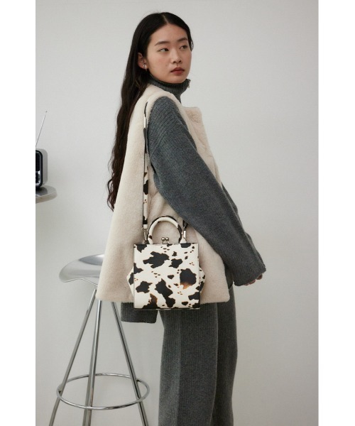 AZUL by moussy(アズールバイマウジー)の「メタルフレームバッグ(ショルダーバッグ・レディース・アイボリー/ブラック/ブルー/ホワイト系その他・FREE)」の21枚目の写真