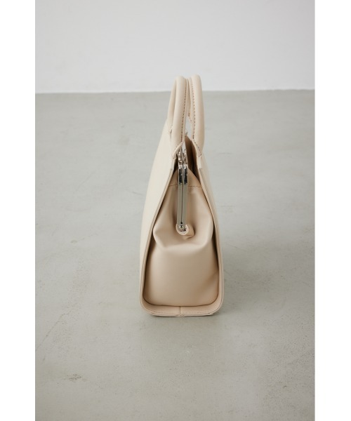 AZUL by moussy(アズールバイマウジー)の「メタルフレームバッグ(ショルダーバッグ・レディース・アイボリー/ブラック/ブルー/ホワイト系その他・FREE)」の12枚目の写真