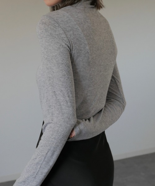 Reurie'(レウリィ)の「ウールミックスタートルトップ / wool mix turtle top シアータートル ウール混 レイヤード タートルネック(ニット/セーター・レディース・アイボリー/グレー・FREE)」の10枚目の写真