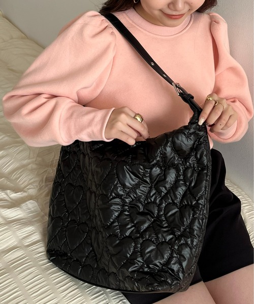 prose verse（プロズヴェール）の「ハートキルトショルダーバッグ（トートバッグ・レディース・ブラック/シルバー・ﾌﾘ-）」の2枚目の写真