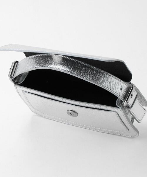 ELYSIR（エリジール）の「＜ELYSIR＞レザーメタル フラップ ショルダーバッグ -2WAY-（ショルダーバッグ・レディース・シルバー・FREE）」の9枚目の写真