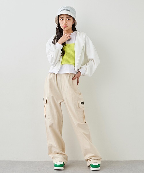 by LOVEiT（バイラビット）の「クロップドフーディパーカー（パーカー・キッズ・オフホワイト/ピンク/グレー/ブラック・120cm/160cm/150cm/140cm/130cm）」の15枚目の写真