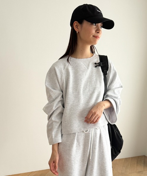 CANAL JEAN(キャナルジーン)の「RED CHOP WORKS 裏毛クロップドトレーナー(スウェット・レディース・イエロー/ホワイト/ヘザーグレー・ONE SIZE)」の2枚目の写真